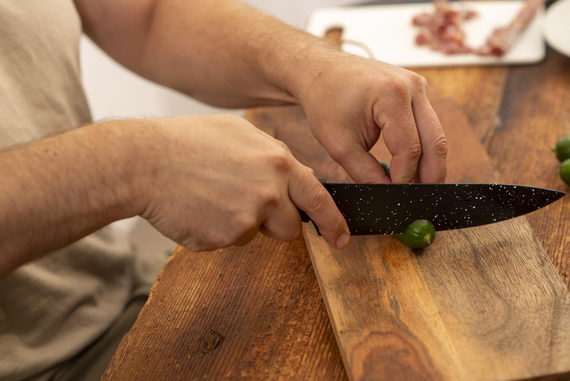 precision slicing technique with guide
